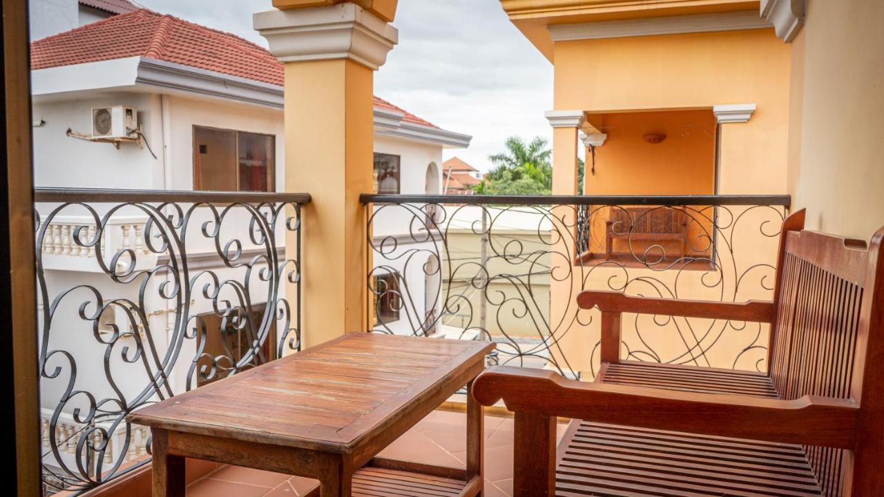 Den Hotel Totonou Сием Реап Екстериор снимка